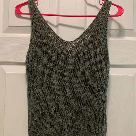 Green Top - Picture 3 of 3